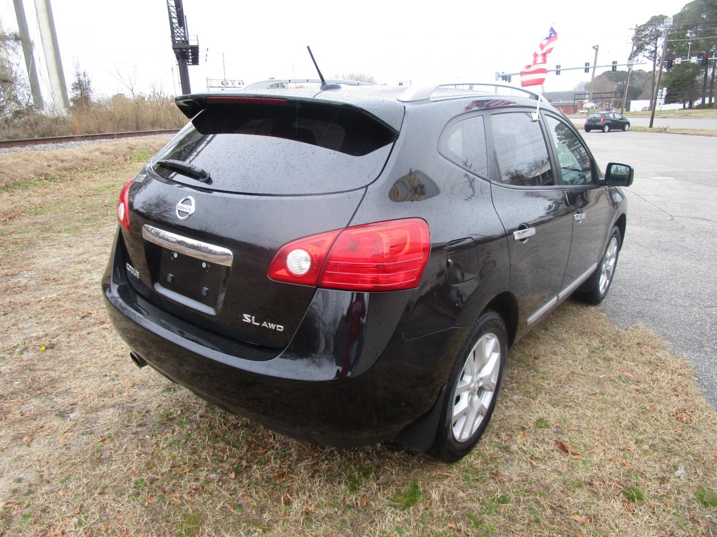 2012 Black Nissan Rogue S AWD (JN8AS5MV4CW) with an 2.5L L4 DOHC 16V engine, Continuously Variable Transmission transmission, located at 2553 Airline Blvd, Portsmouth, VA, 23701, (757) 488-8331, 36.813889, -76.357597 - Photo#5